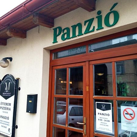 Medgyaszay Panzio Bed & Breakfast Нагиканиша Екстериор снимка