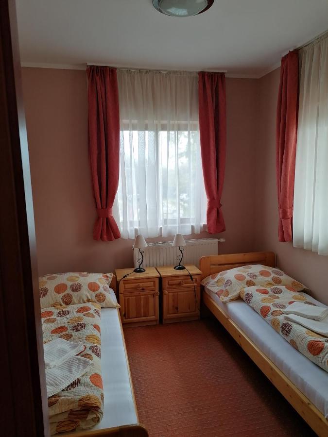 Medgyaszay Panzio Bed & Breakfast Нагиканиша Екстериор снимка