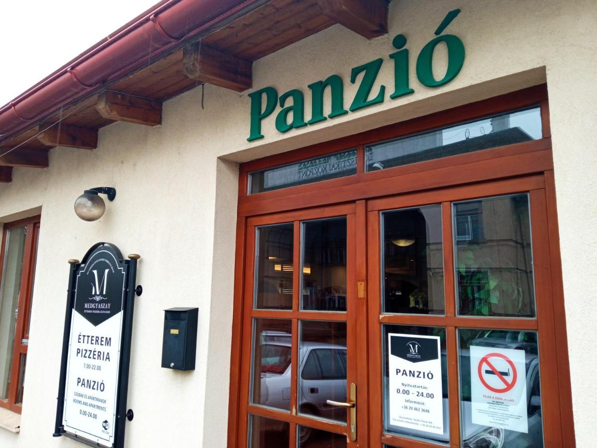 Medgyaszay Panzio Bed & Breakfast Нагиканиша Екстериор снимка